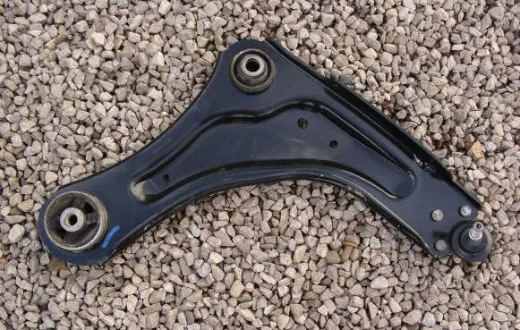 Renault Laguna III Front control arm 545000011R