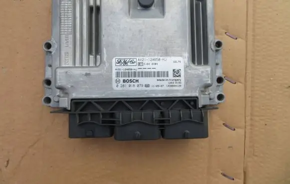 Ford Fiesta Engine control unit/module AV2112A650HJ