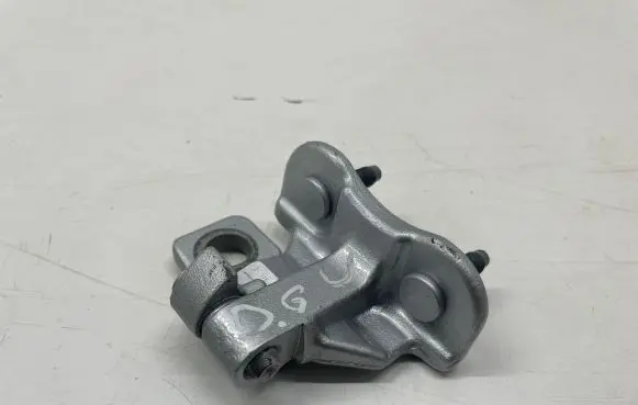 Mercedes-Benz GLA H247 Rear door upper hinge