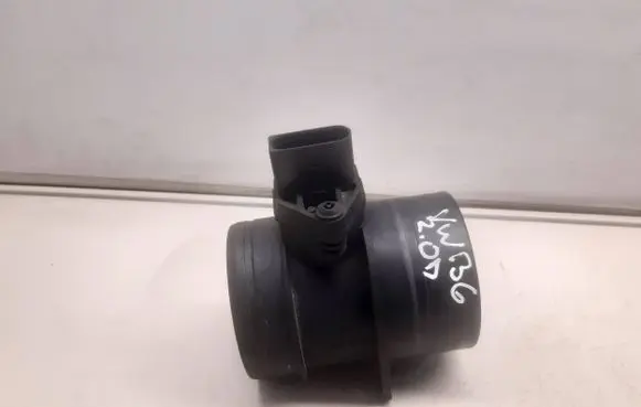 Volkswagen PASSAT B6 Mass air flow meter 074906461B 0281002461