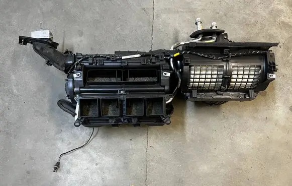Chevrolet Camaro Interior heater climate box assembly 84171601