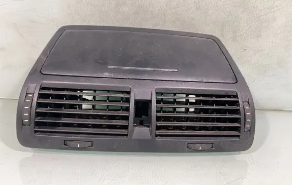 Skoda Octavia Mk2 (1Z) Dash center air vent grill 1z0820951