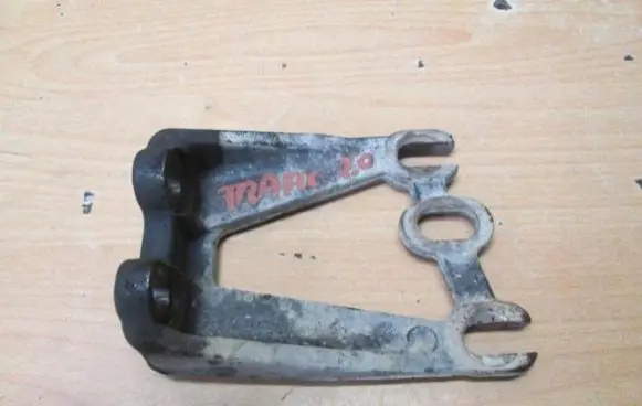 Opel Vivaro Radiator mount bracket 628952659R