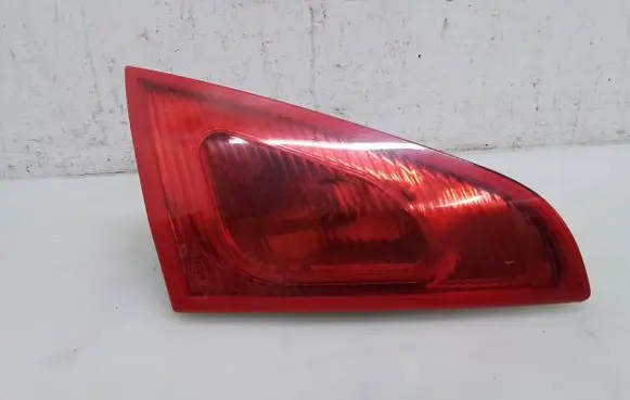 Mitsubishi Colt Tailgate rear/tail lights