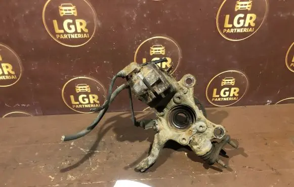 Volkswagen Touran I Front wheel hub spindle knuckle