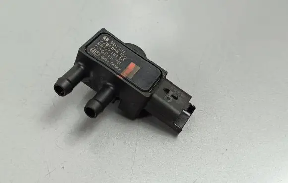 Peugeot 5008 II Other control units/modules 0281006300