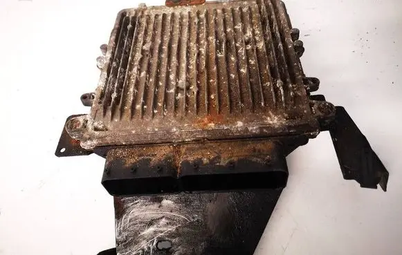 Jeep Grand Cherokee (WK) Engine control unit/module P05187180AA 0281013640