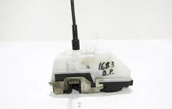 Renault Megane II Front door lock