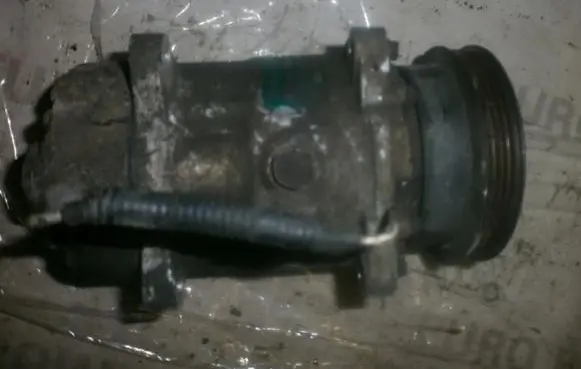 Renault Megane I Air conditioning (A/C) compressor (pump) sd7v16