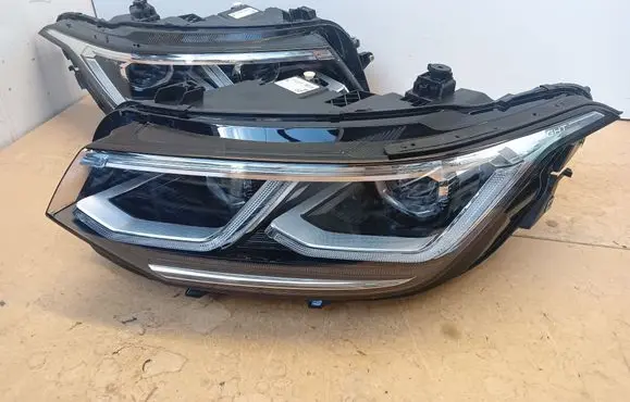 Volkswagen Tiguan Headlights/headlamps set 5NB941082C