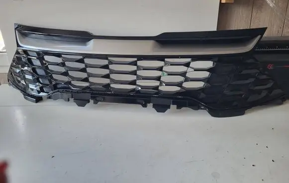 KIA Sportage Front grill 86350R2020
