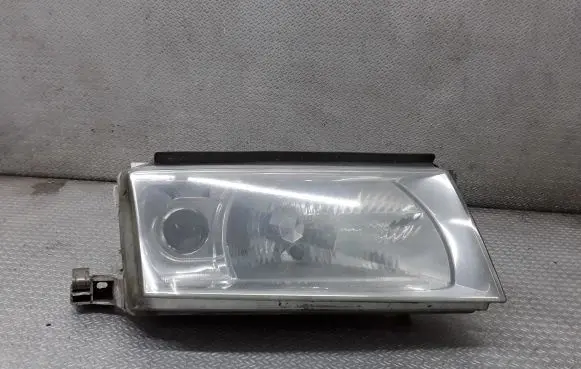Skoda Octavia Mk1 (1U) Headlight/headlamp 1U1941016E