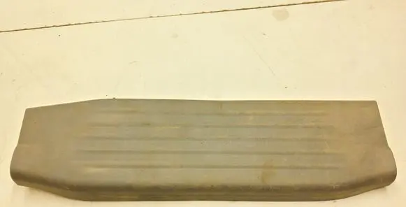 Toyota Hilux (AN10, AN20, AN30) Rear sill trim cover 679170K020