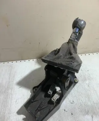 Opel Astra H Gear shifter/selector 055351706