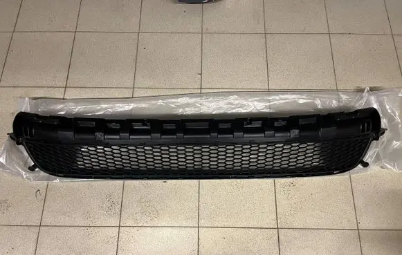 Renault Trafic III (X82) Front bumper lower grill 622544919R NEWperfect