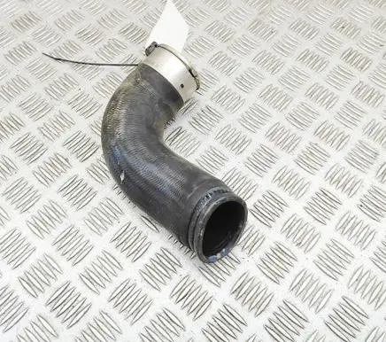 Volvo XC90 Intercooler hose/pipe 31330747