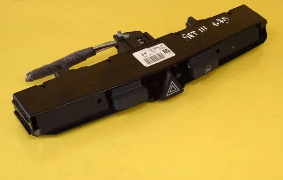Opel Astra H Hazard light switch 13100105