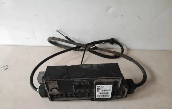 BMW X5 F15 Hand brake control module 6882007