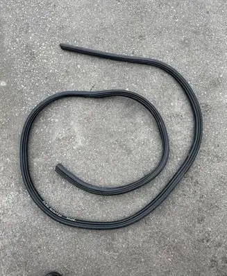 Ford Explorer Trunk rubber seal (body) 