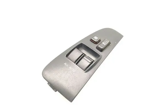 Toyota Avensis T220 Electric window control switch 84820-05110 37171A
