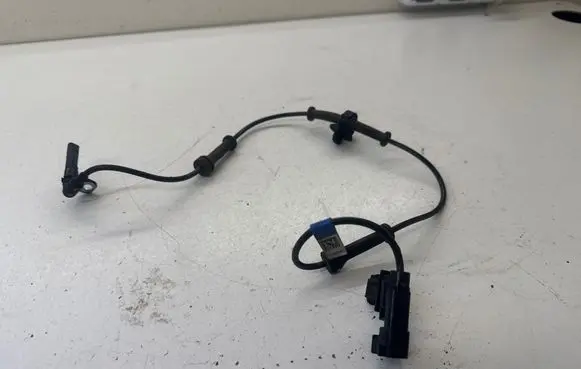 Chevrolet Corvette C7 ABS brake wheel speed sensor 28666785