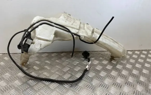 Ford Focus Windshield washer fluid reservoir/tank 4M5113K163AF 4M5113K163BF 4M5113K163CF