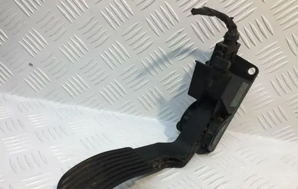 Mercedes-Benz Vito Viano W638 Accelerator throttle pedal A9013000404