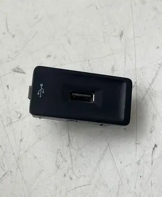 USB socket connector