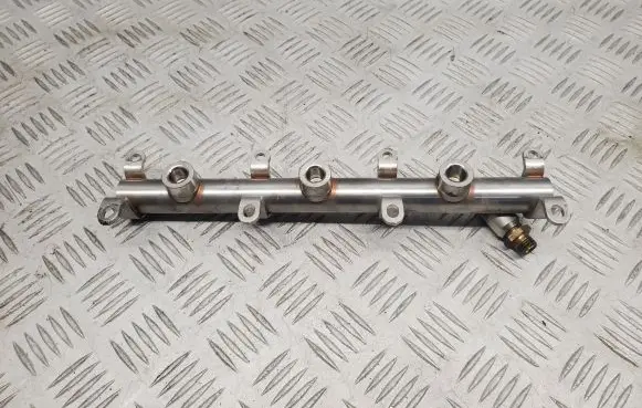 Audi Q7 4M Fuel main line pipe 06M133315L