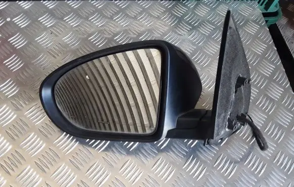 Nissan Qashqai Front door electric wing mirror 026202