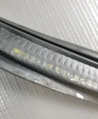 BMW i4 Trunk rubber seal (body) 7487559 51767487559