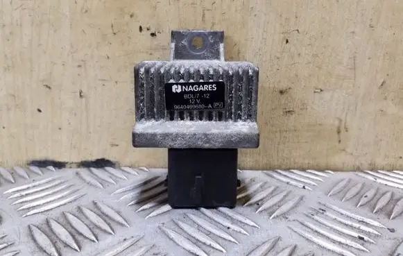 Nissan Qashqai Glow plug pre-heat relay 9640469680A