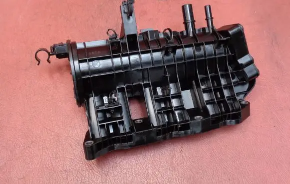 Ford Focus Intake manifold H6BG9424DA