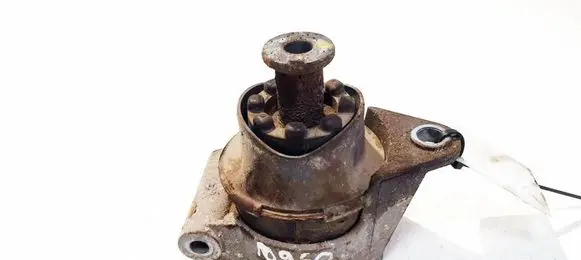 Opel Zafira A Engine mount bracket 