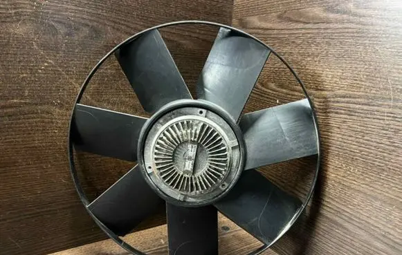 Renault Master III Viscous fan clutch 8200660117A P1180001