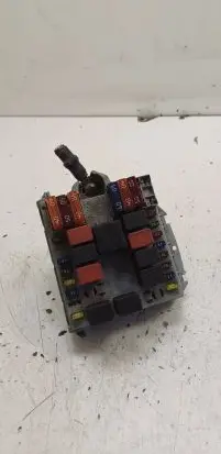 Alfa Romeo 147 Fuse module 46558760 13001