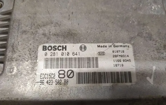 Citroen C5 Engine control unit/module 0281010641
