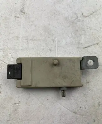 BMW 5 E39 Antenna control unit 65268368886 8368886