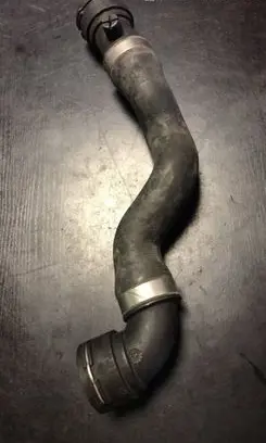BMW 7 E38 Engine coolant pipe/hose 1705223