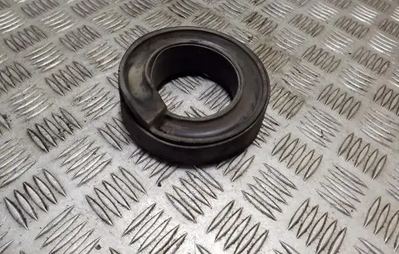 Volkswagen Touareg II Front coil spring rubber mount 7P0411178A 7P0411189A