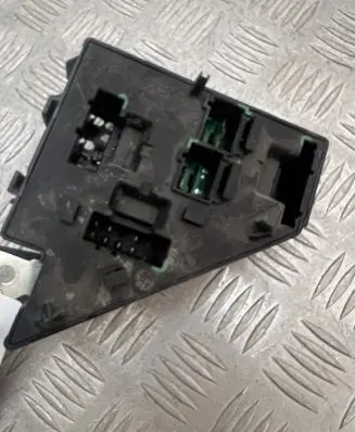 Volvo XC90 Fuse module 31473571