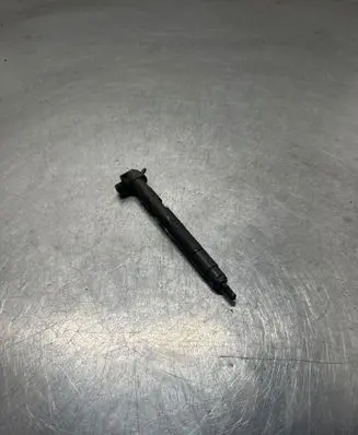 Hyundai ix20 Fuel injector 28235143
