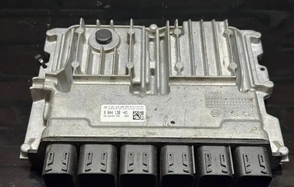 BMW 3 G20 G21 Engine control unit/module 0261S10005 9844138