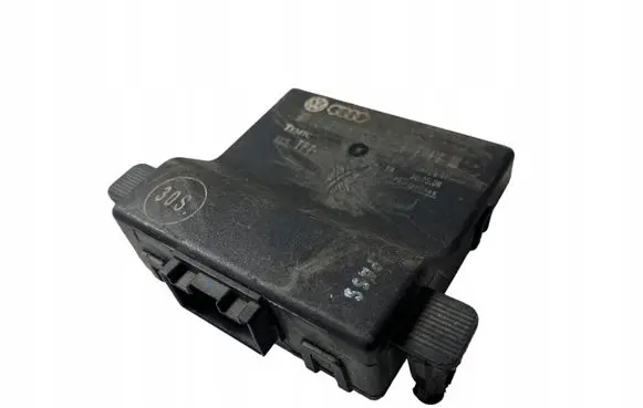 Audi A3 S3 8P Gateway control module 1k0907530g