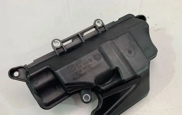 Audi A5 Vacuum air tank 06M131541C