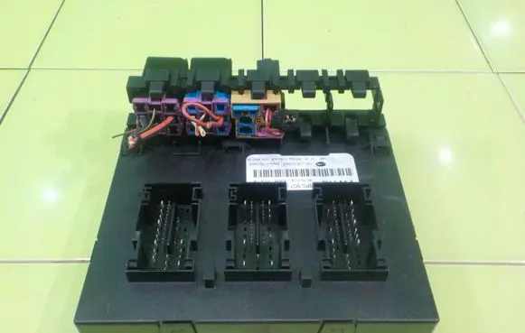 Audi A3 S3 A3 Sportback 8P Central body control module 8P097063A