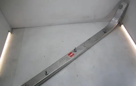 Volkswagen Caddy Sliding door middle rail 2K7843872H