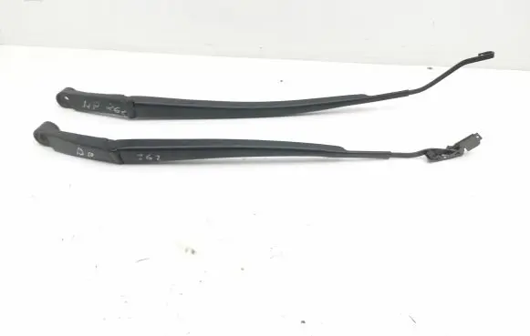Front wiper blade arm