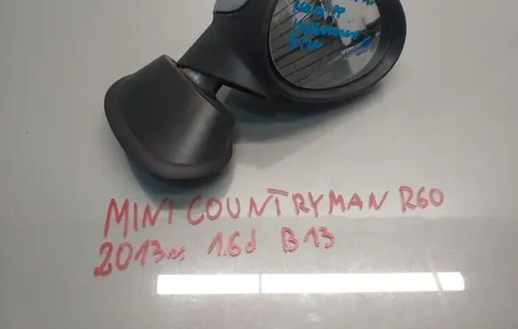 Mini Cooper Countryman R60 Front door electric wing mirror
