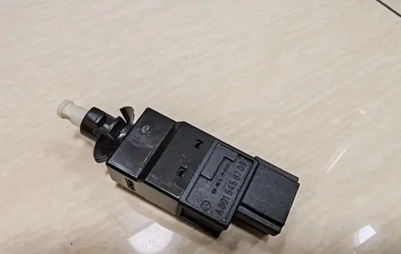 Mercedes-Benz A W169 Brake pedal sensor switch A0015458709